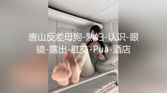 发廊里昏暗的灯光下