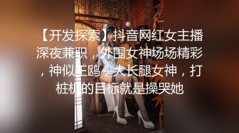 漂亮小少妇吃鸡啪啪 神经病戴两个我还有什么感觉 表情风骚 口技不错