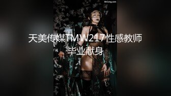 精品推荐，正宗学妹，【小白甜妹】05后美女，拿着口红涂逼唇，颜值真能打，不用开美颜这姿色也够了，楚楚动人