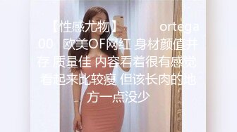 【新片速遞 】 熟女妈妈在家3P 啊啊 我爱你 紧紧抱着小伙说我爱你 被内射满满一鲍鱼 