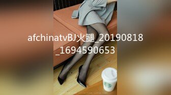 全套女技师活好不粘人，全程露脸给大哥胸推漫游，深喉毒龙搞的大哥浴火焚身，主动上位抽插给大哥干射真刺激