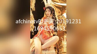 【萝莉深喉】两萝莉妹子粉嫩肥逼4P啪啪跳蛋假屌玩弄抽插，双女口交上位快速抽插出白浆