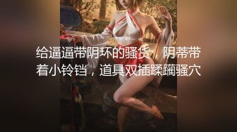 走运的胖小夥假期开车带女友和她漂亮美女闺蜜外地度假