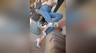 身材很棒的苗条眼镜美少妇，道具一自慰就呻吟不止，趴下给老公口