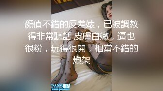 肉肉大奶少妇  镜头前深喉口交69插嘴  张开双腿猛操  扶着屁股后入撞击