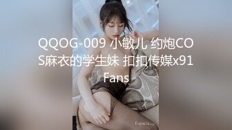 引诱酒店丰满的美女服务员给我吹牛、调情、做爱、摇晃乳房